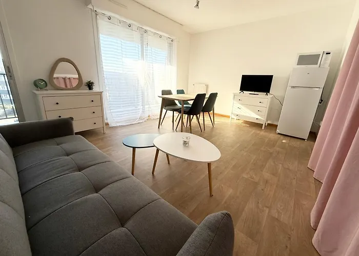 Апартаменты Le Cocon Urbain Balcon & Parking Prive